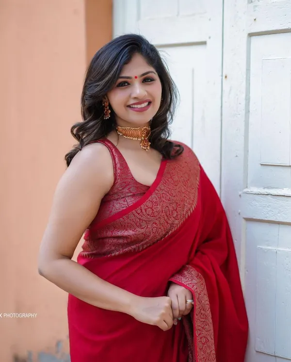 RED_PURE_BANARASI_SAREE